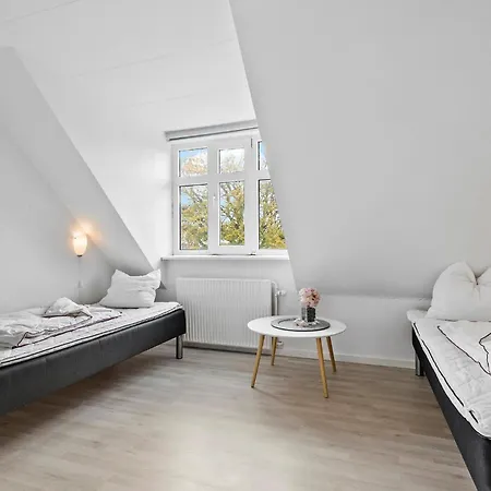 Ferienhaus Schönes Haus Mit 5 Schlafzimmern In Åkirkeby