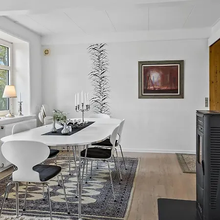 5 Bedroom Lovely In Aakirkeby Holiday home *