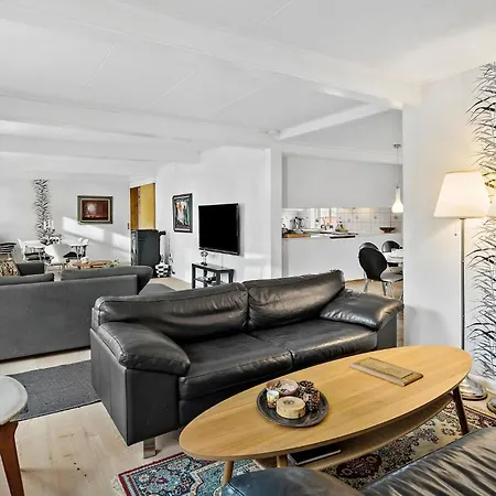 5 Bedroom Lovely In Aakirkeby Holiday home *