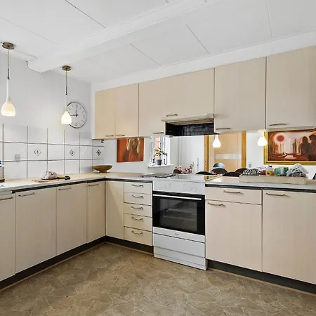 Schönes Haus Mit 5 Schlafzimmern In Ferienhaus